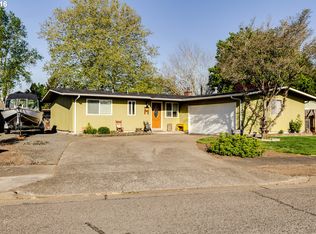 1094 Surrey Ln, Eugene, OR 97402