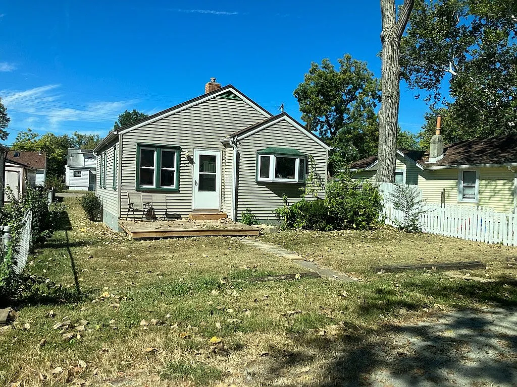47 Stafford Ave photo 1