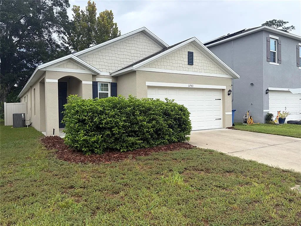 3 bed, 2.0 bath, 1666 sqft, $2,150 — Photo 2
