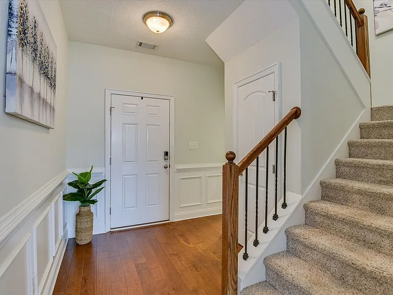 5564 Connor Dr — Photo 6