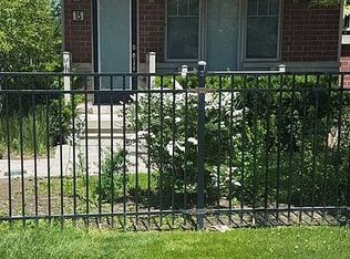 3355 Thomas St #15, Mississauga, ON L5M 0P7
