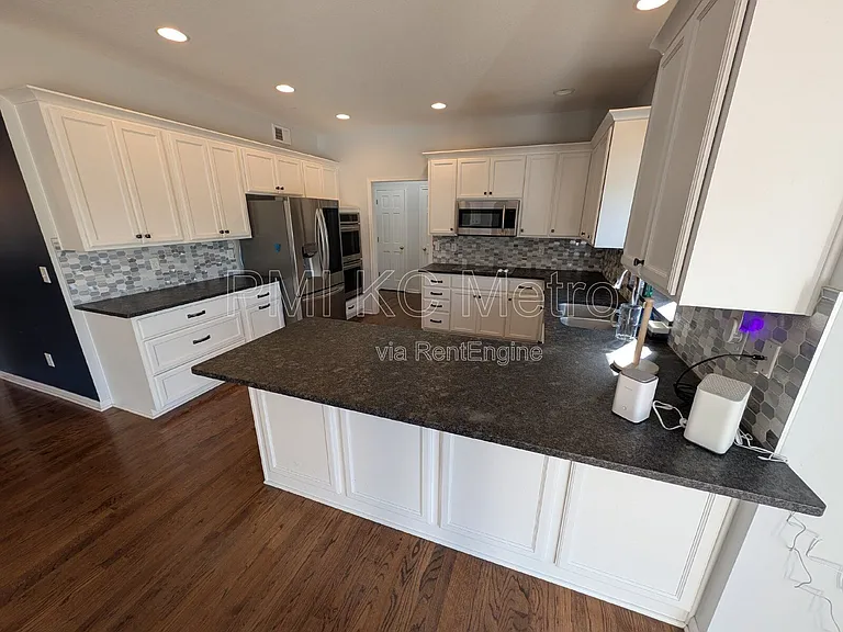 3905 SW 14th St — Photo 6