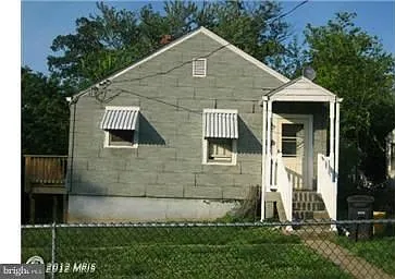 Charming & Renovated 3 BD / 1 BA Detached Home | Minutes to D.C. & Metro! — Photo 1