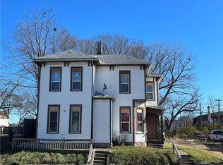 216 S Race St, Springfield, OH 45506