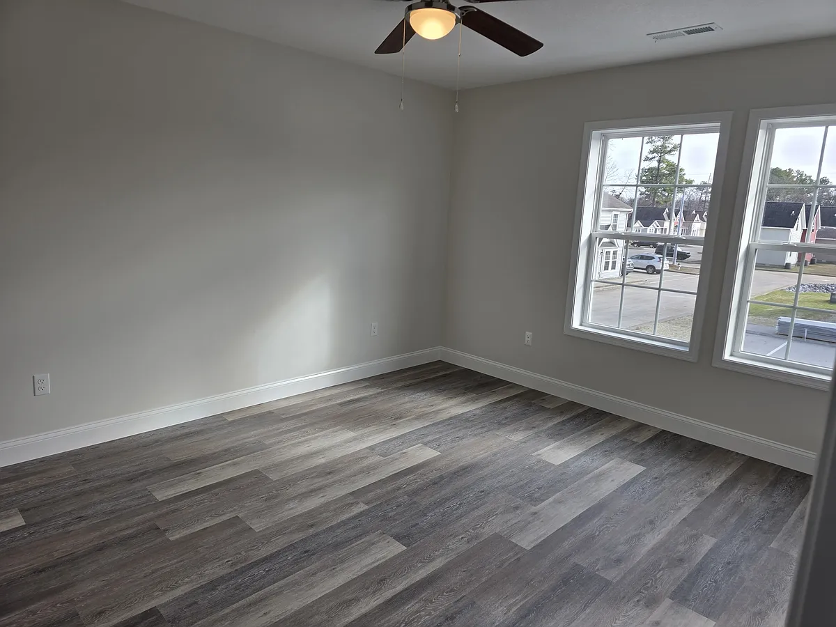 Building Photo - 701 Cottage Ln #701