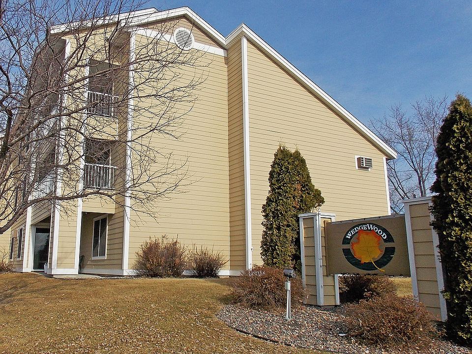 2nd image of 701 9th Ave N APT 302