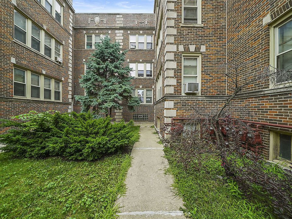 016-8018SouthEvansAvenue-Chicago-IL-60619-small