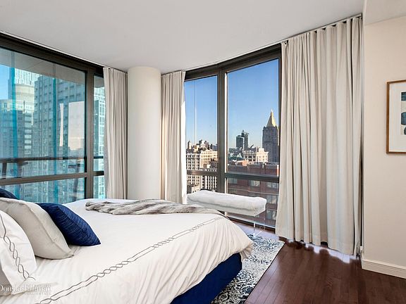 4th image of 101 W 24th St APT 29E