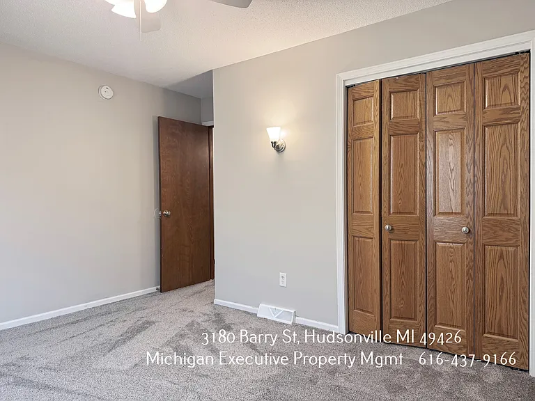 3180 Barry St — Photo 13