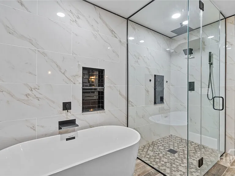 114 Saint Andrews Way — Photo 23