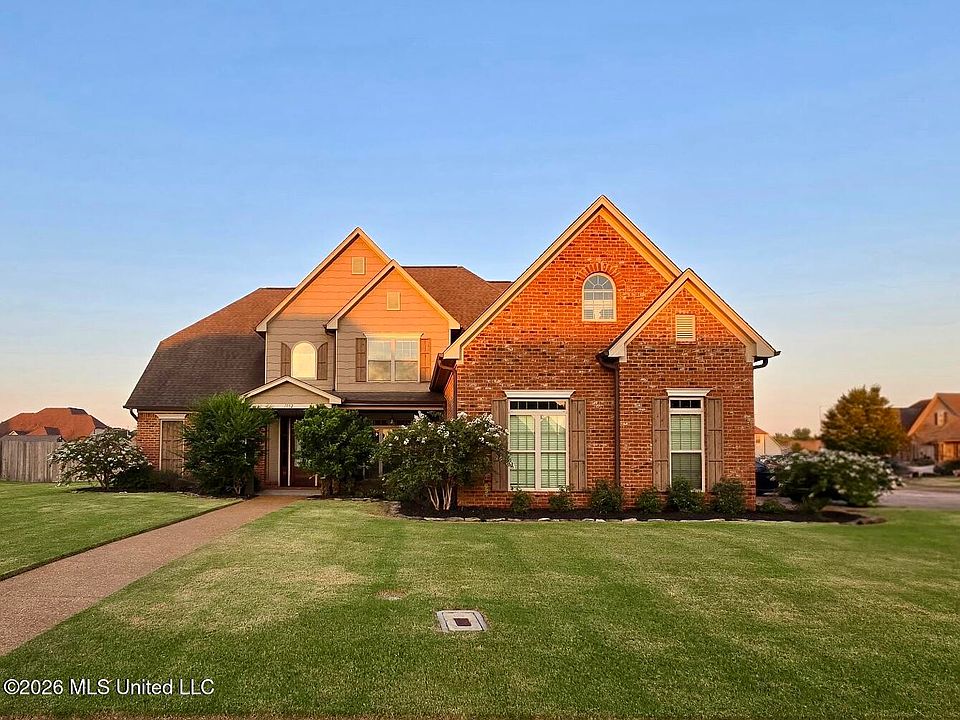 1st image of 1052 Aquila Cir N