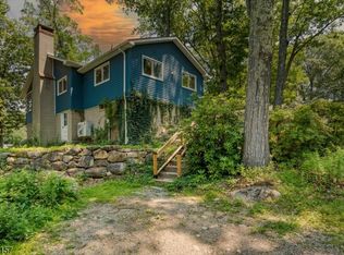 129 N Shore Rd, Andover, NJ 07821