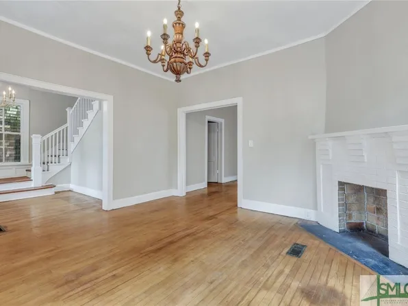 710 W Victory Dr, Savannah, GA 31415