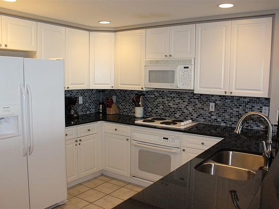4th image of 22 Via Deluna Dr #405