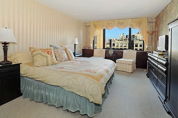 Sold by Corcoran | media 2