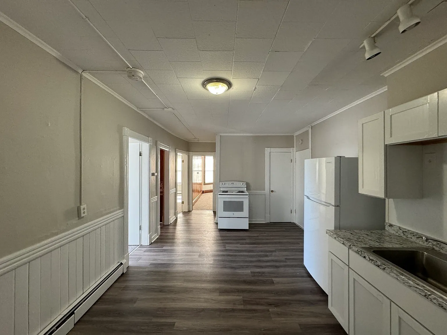 4 bed, $2,450 — Photo 4