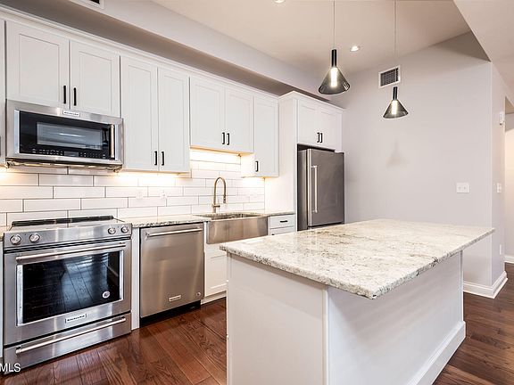 4th image of 115 Willow Ave #201