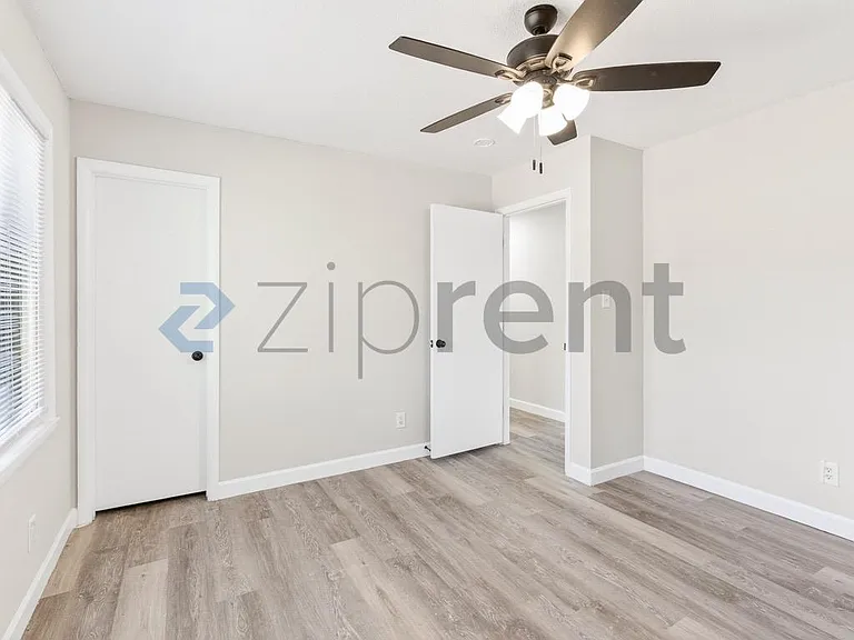 318 Nugget Ct — Photo 16