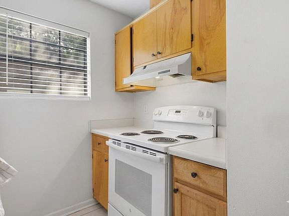 5th image of 2125 Victory Garden Ln
