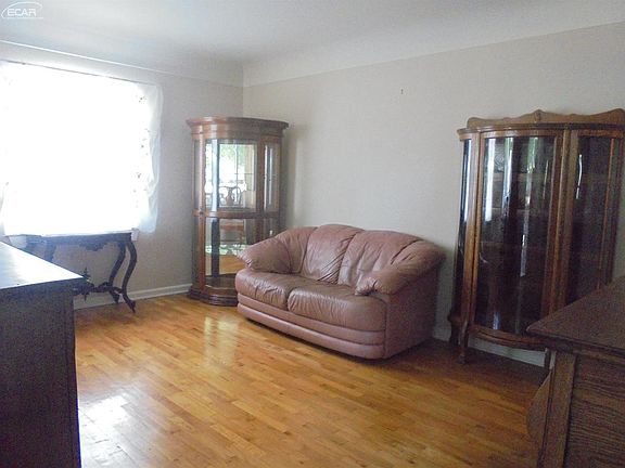 3rd image of 1418 Berrywood Ln