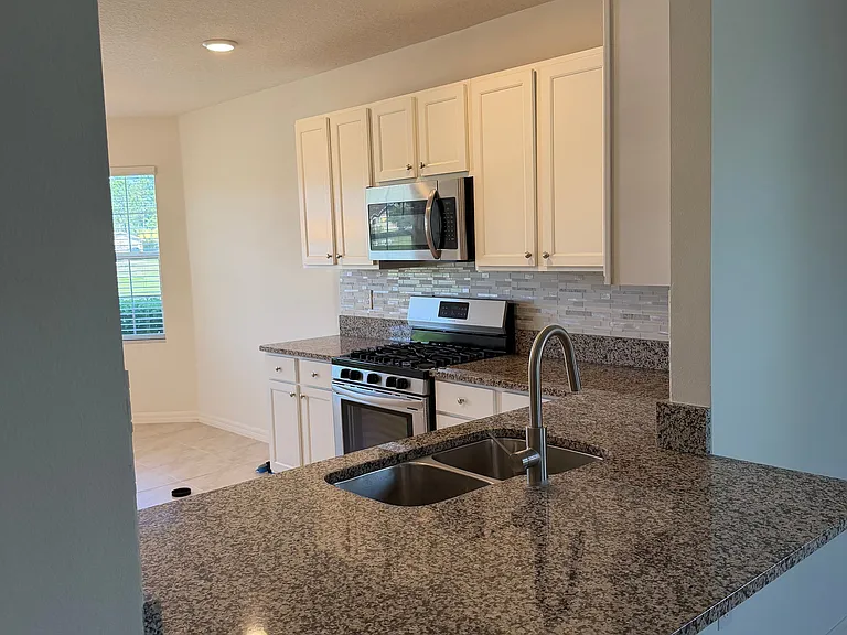 327 Lazio Cir — Photo 5