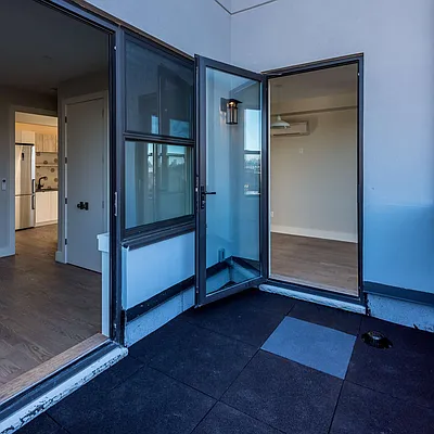 Rented by Nooklyn NYC LLC | media 50