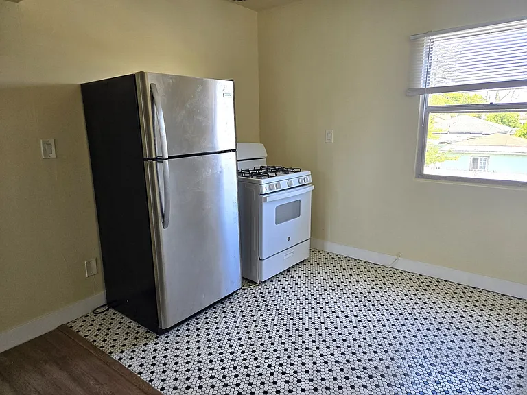 9450 S Western Ave — Photo 6