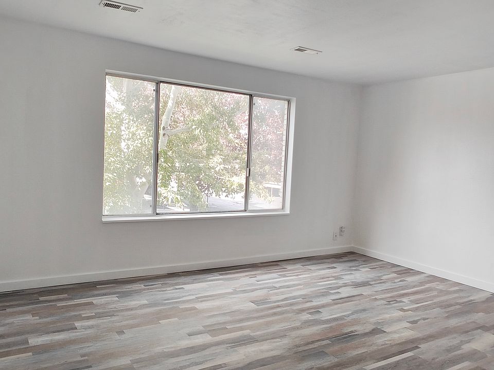 1st image of 555 N Starcrest Dr