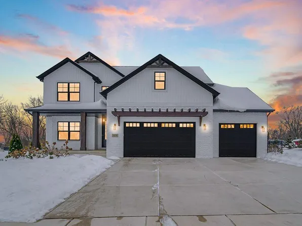 1079 Kleven Ln, Crown Point, IN 46307