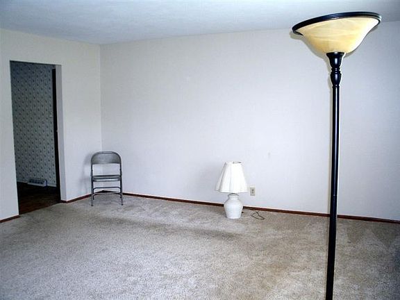 5th image of 3305 Belmont St