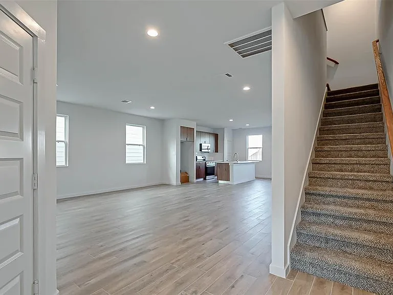 3510 Contempo Dr — Photo 3