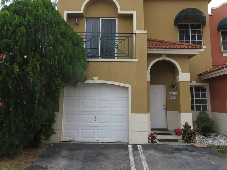 13404 SW 153rd Ter #2007 — Photo 1