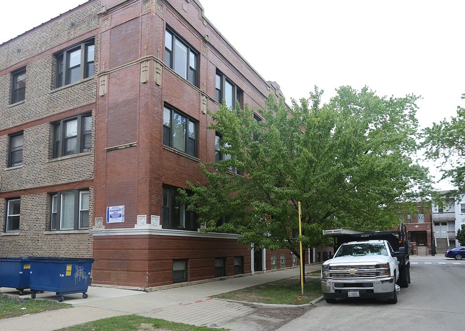 1st image of 3954 N Janssen Ave APT 3