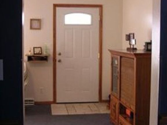 4th image of 318 Stratford Ave