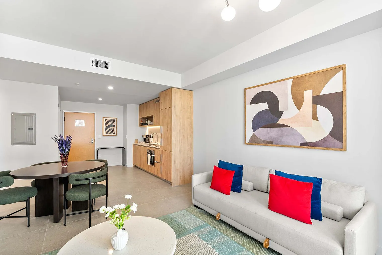 1 bed, 1.0 bath, 645 sqft, $3,937 — Photo 1