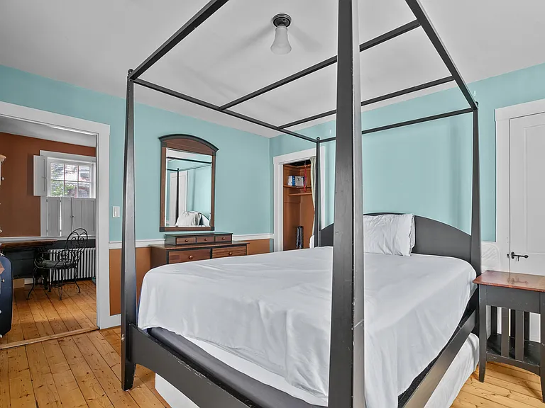 26 Perry St #1 — Photo 12
