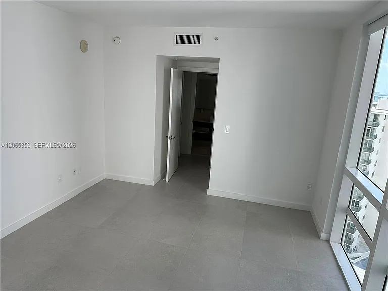 218 SE 14th St #1908 — Photo 6