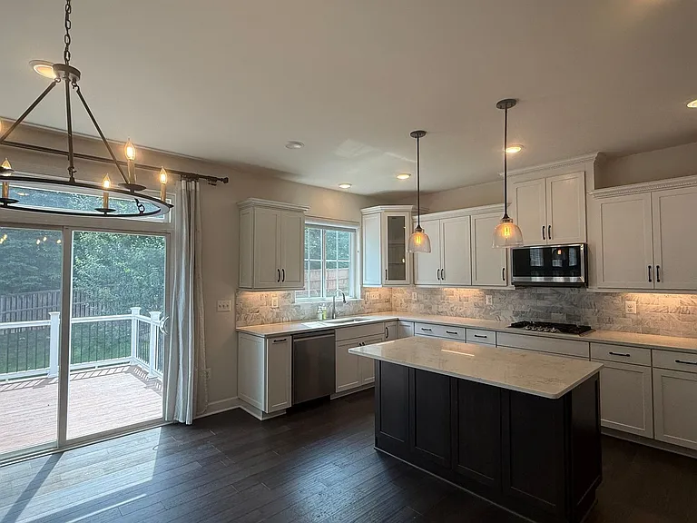 352 Pear Blossom Rd — Photo 10