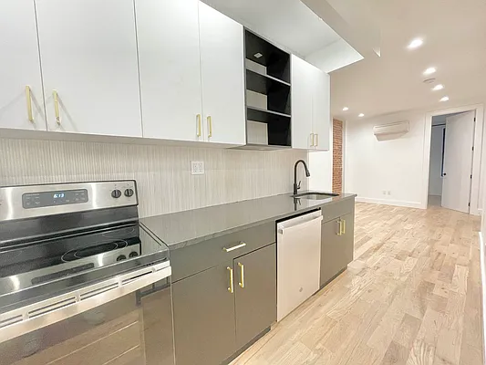 Rented by Doorway NYC, LLC | media 36