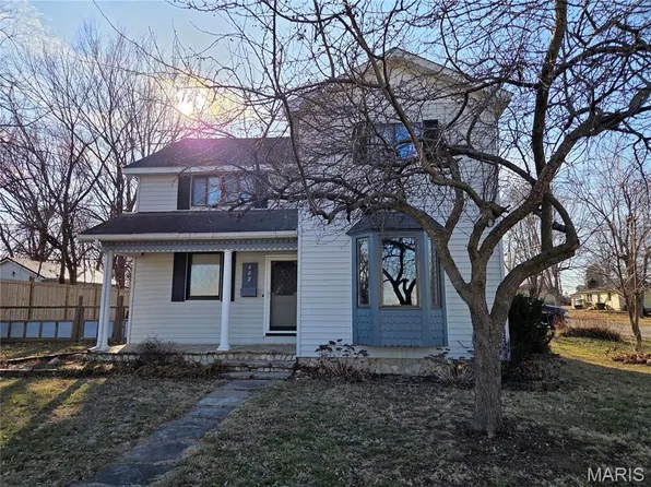 402 Phillips St, Cuba, MO 65453