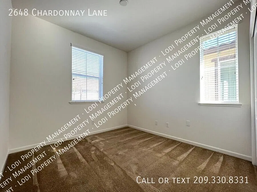 Beautiful 3 Bedroom Home in The Vine Gated Community — Photo 4