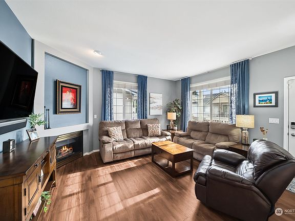3rd image of 1002 9th Avenue SE #E204