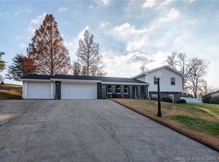 104 E Macon Ave, Salem, IN 47167