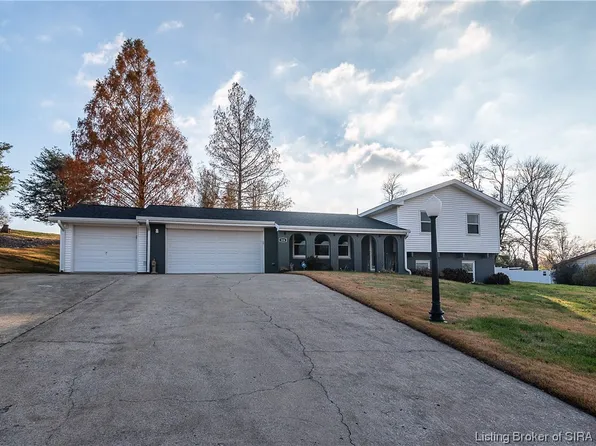 104 Macon Avenue, Salem, IN 47167