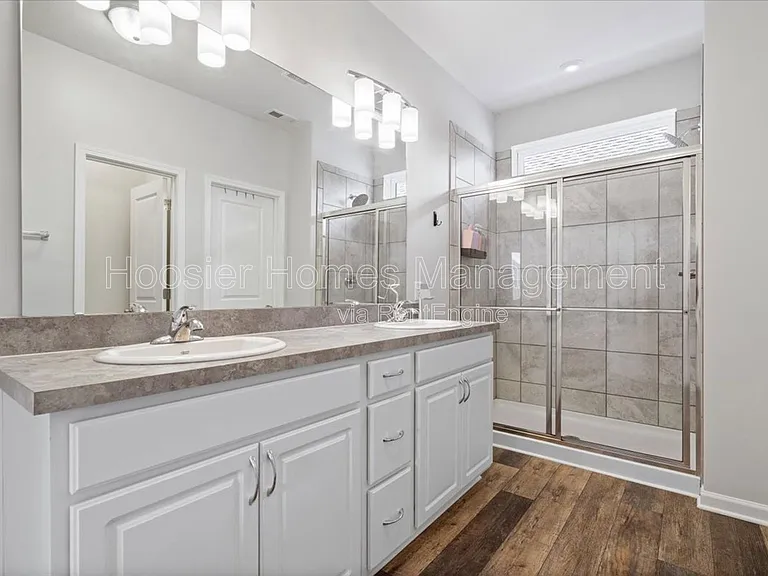 9239 Hawley Dr — Photo 18