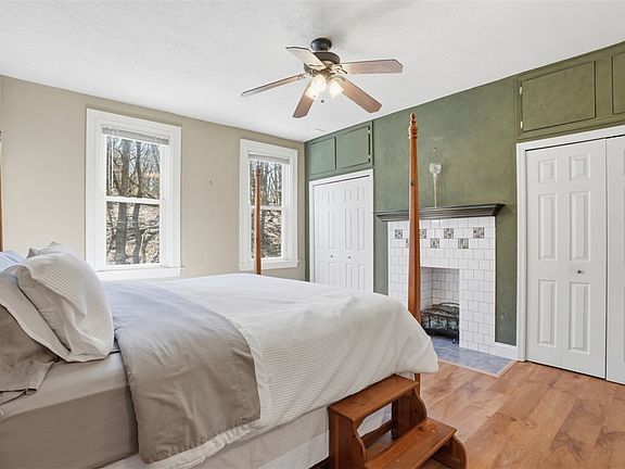4th image of 1202 Romanhoff St