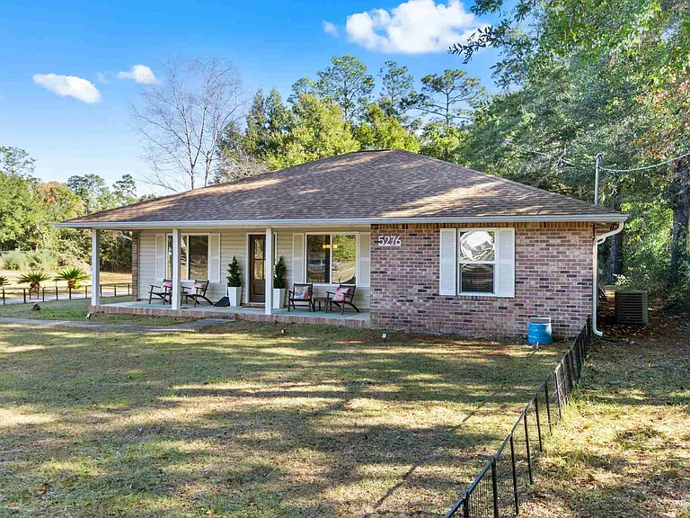 5276 Springdale Dr — Photo 2