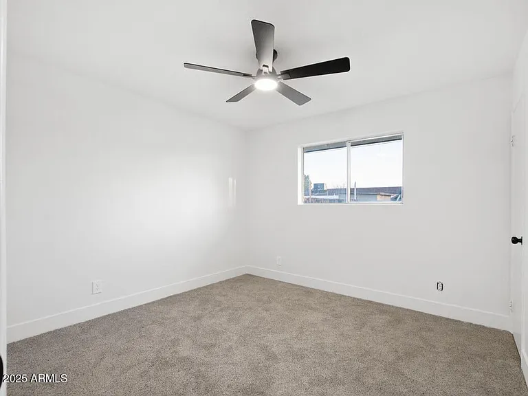 925 E 7th Dr — Photo 15