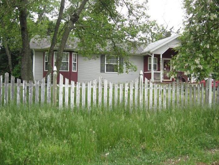 2nd image of 743 Mildred Ln
