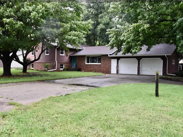 939 6th St, Sibley, IA 51249